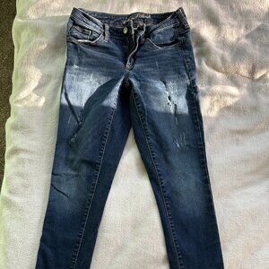 Women's Universal Thread Slightly Distressed Jeans